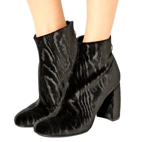 Anthropologie 8 Louise et Cie $299 Velvet Burnout Ankle Boots Zebra Black 38 - Picture 1 of 8